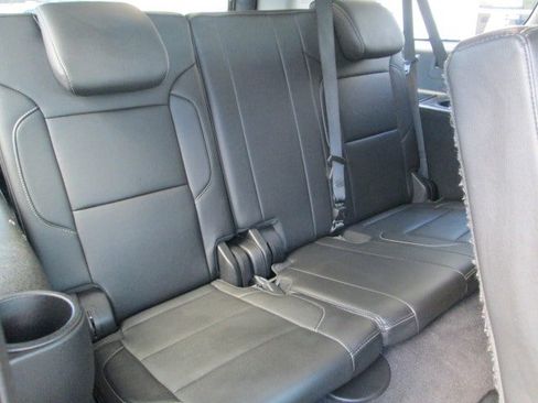 Used 2019 Chevrolet Suburban LT AWD/4WD image 15