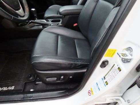 Used 2016 Toyota RAV4 Limited image 49