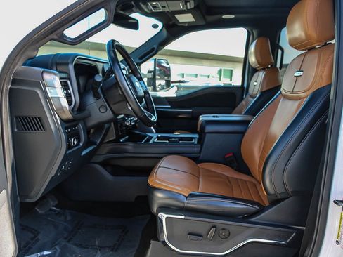 Used 2024 Ford F350 Platinum image 18