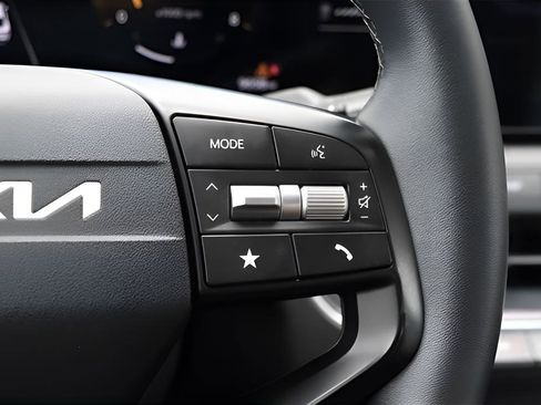 Certified 2025 Kia K4 EX FWD image 13