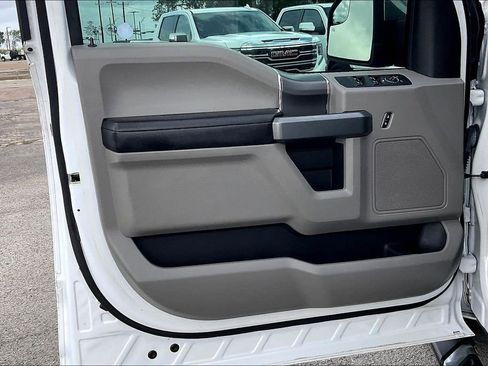 Used 2018 Ford F150 XLT w/ Equipment Group 302A Luxury image 17