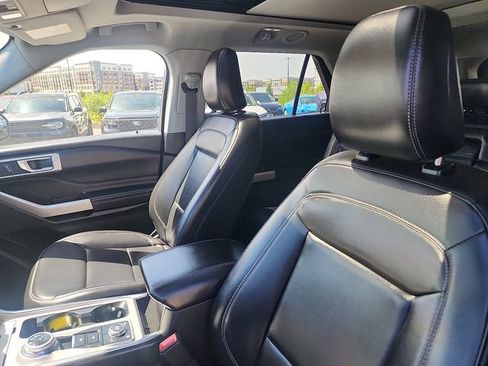 Certified 2022 Ford Explorer XLT w/ Equipment Group 202A AWD/4WD image 22