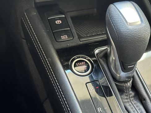 Used 2023 Nissan Kicks SR image 19