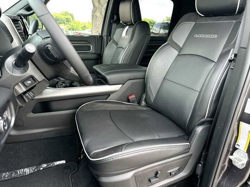 New 2026 RAM 2500 Laramie AWD/4WD image 17