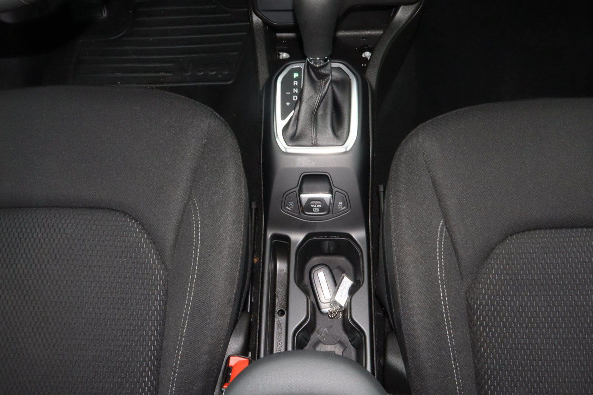 Used 2023 Jeep Renegade Altitude w/ Sun/Sound Group AWD/4WD image 19