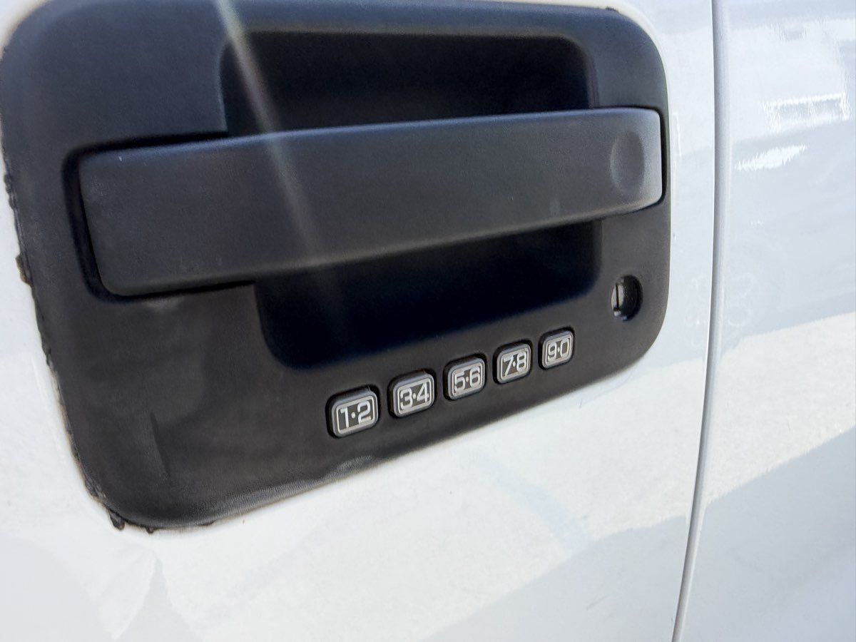 Used 2006 Ford F150 XLT RWD image 6