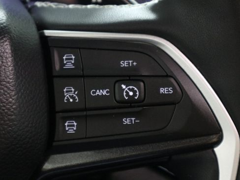 Used 2023 Jeep Grand Cherokee L Laredo AWD/4WD image 30
