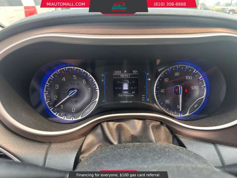 Used 2018 Chrysler Pacifica Touring Plus FWD image 10