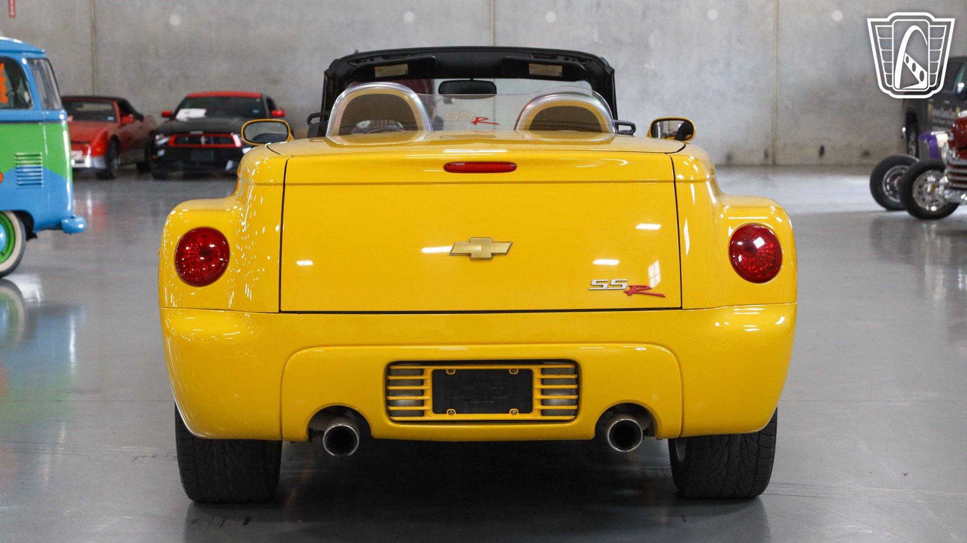 Used 2004 Chevrolet SSR w/ Preferred Equipment Group RWD image 22