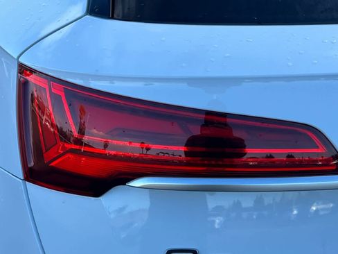 Used 2021 Audi Q5 Premium w/ Convenience Package image 15