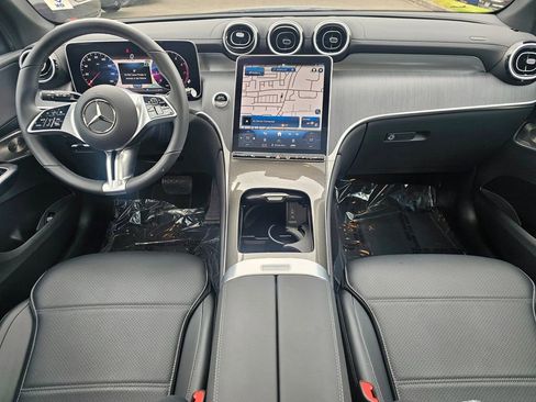 Used 2024 Mercedes-Benz GLC 300 4MATIC image 9