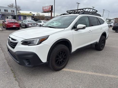 Used 2020 Subaru Outback Premium image 3