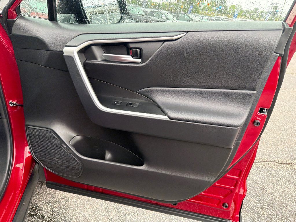 Used 2025 Toyota RAV4 XLE Premium FWD image 14