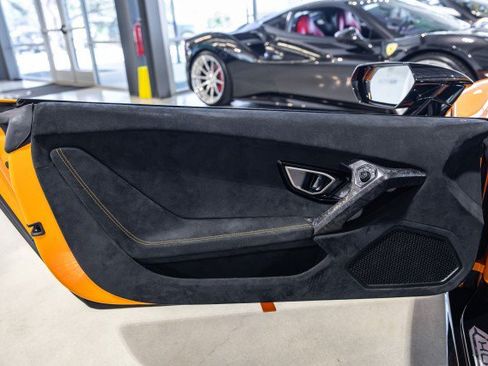 Used 2018 Lamborghini Huracan Performante AWD/4WD image 42