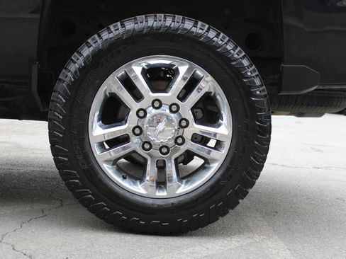 Used 2019 Chevrolet Silverado 2500 High Country w/ Duramax Plus Package AWD/4WD image 31