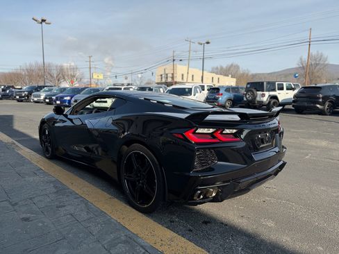 Used 2022 Chevrolet Corvette Stingray Coupe w/ Z51 Performance Package image 6
