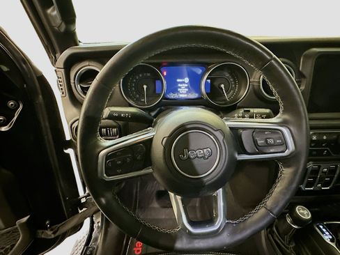 Used 2022 Jeep Wrangler Sahara w/ Cold Weather Group image 18