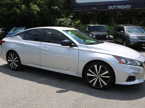 Used 2020 Nissan Altima 2.5 SR FWD image 5