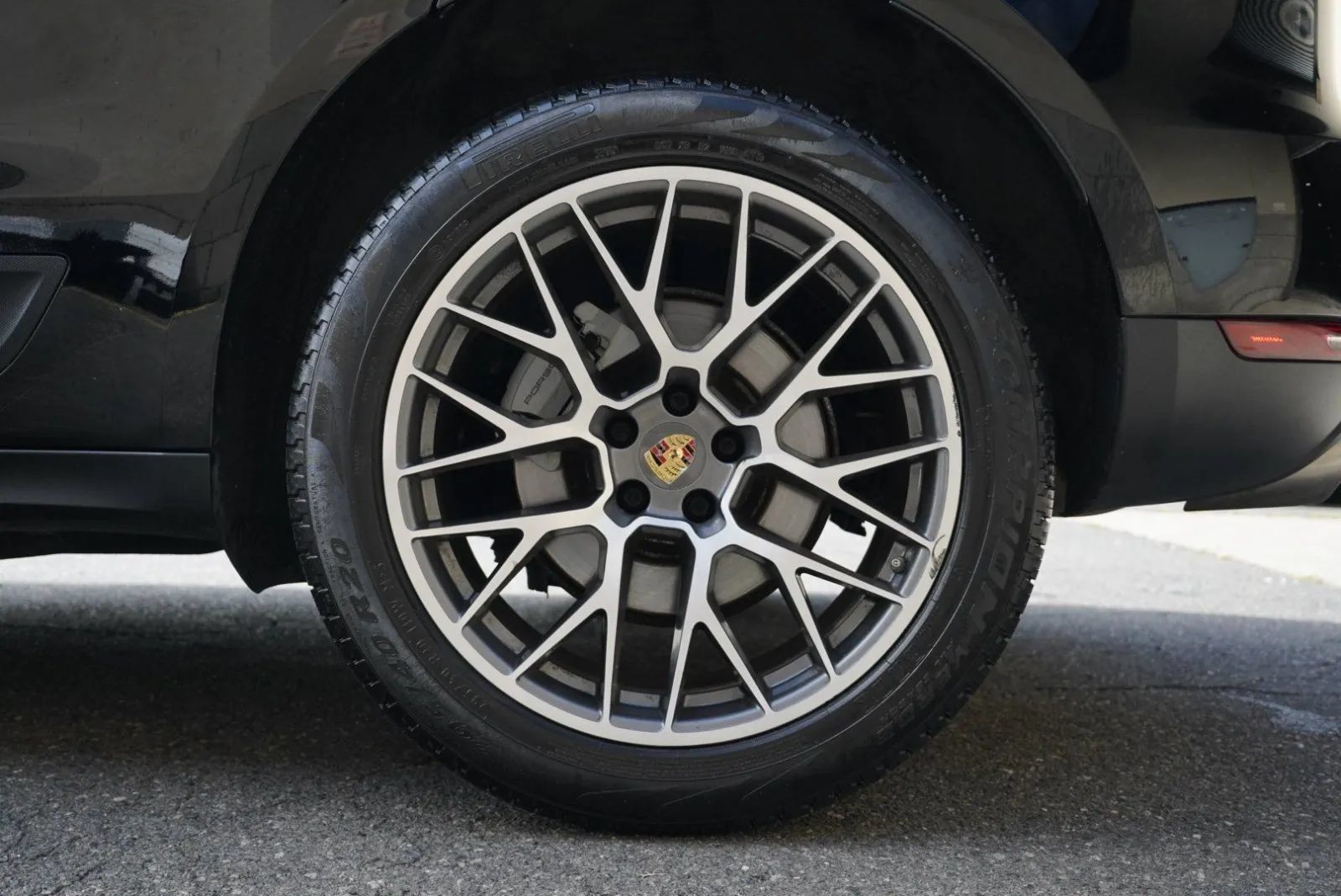 Used 2017 Porsche Macan S AWD/4WD image 13