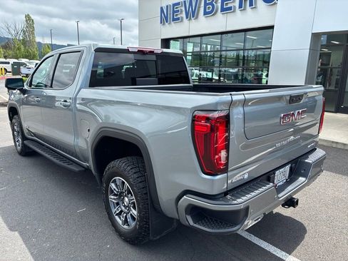 Used 2024 GMC Sierra 1500 AT4 w/ Technology Package AWD/4WD image 5
