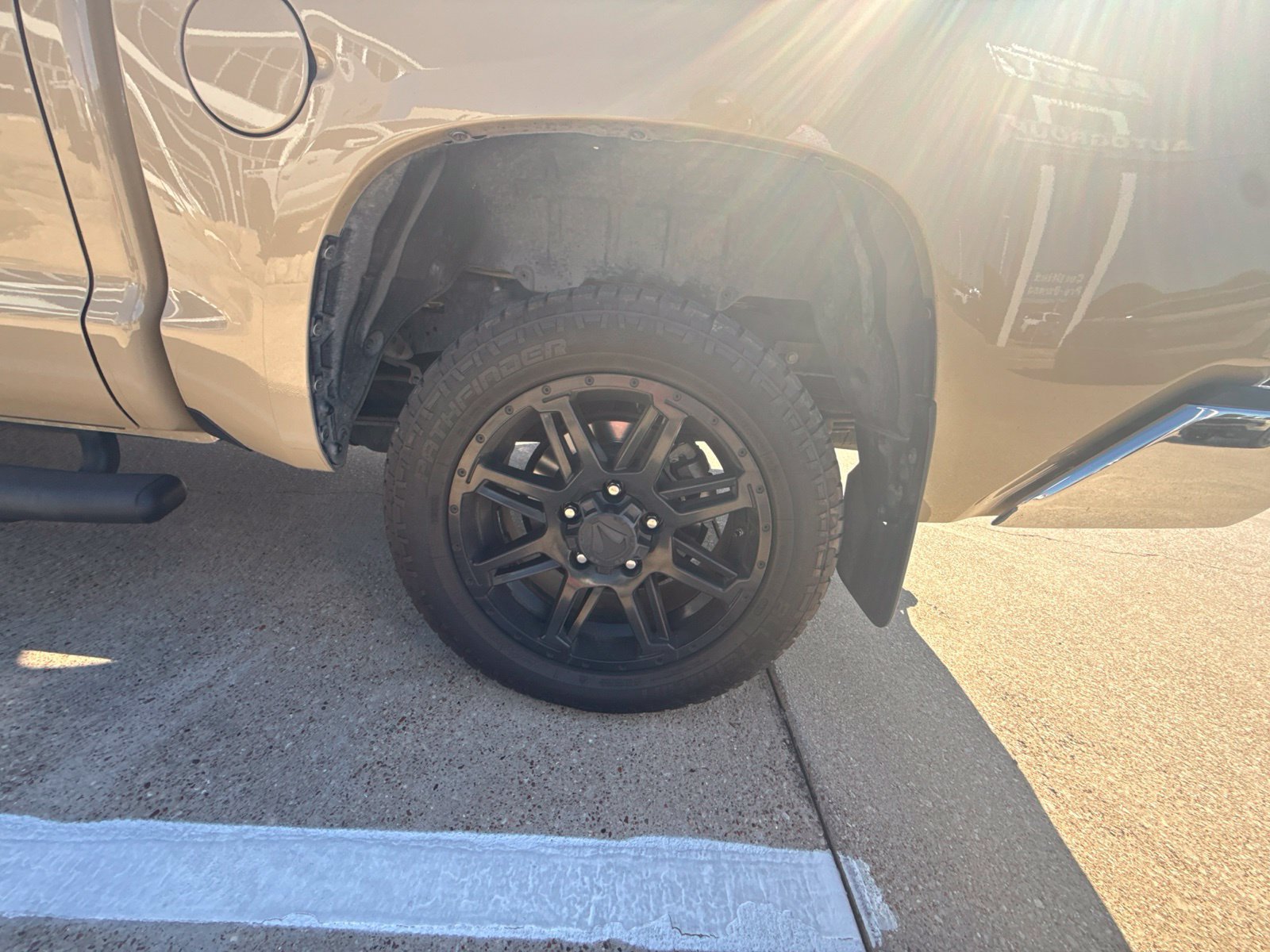 Used 2020 Toyota Tundra SR5 w/ SR5 Leather Package AWD/4WD image 9