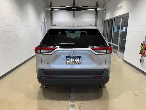 Used 2025 Toyota RAV4 XLE AWD/4WD image 4