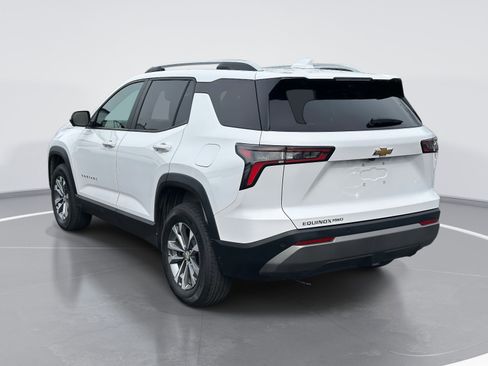 Certified 2025 Chevrolet Equinox LT w/ Convenience Package II AWD/4WD image 8