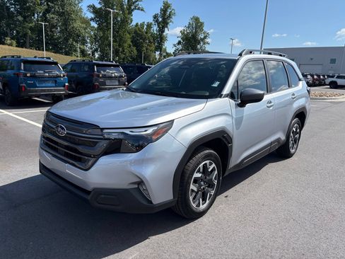 New 2026 Subaru Forester Premium AWD/4WD image 3