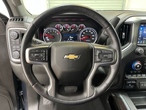 Used 2022 Chevrolet Silverado 1500 LTZ AWD/4WD image 17
