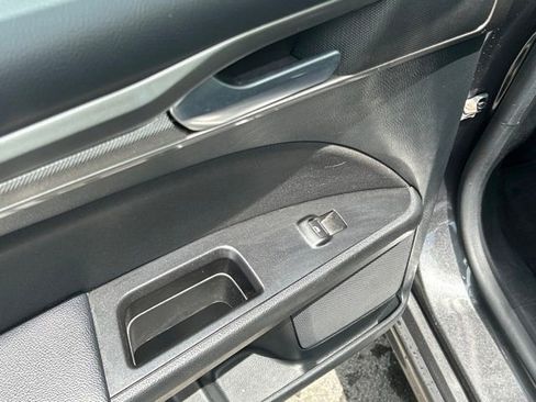 Used 2017 Ford Fusion SE w/ Fusion SE Technology Package FWD image 23