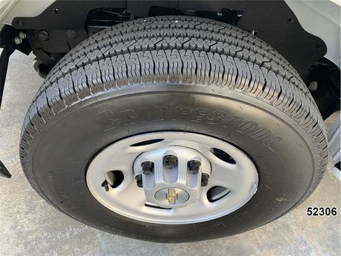 Used 2025 Chevrolet Express 2500 Extended w/ Communications Package image 21