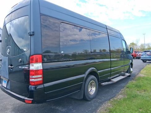 Used 2012 Mercedes-Benz Sprinter 3500 image 7