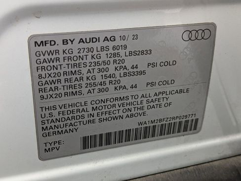 Used 2024 Audi Q4 e-tron Prestige image 16