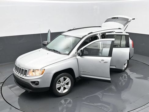 Used 2011 Jeep Compass 4WD image 30