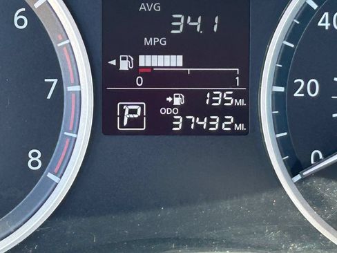 Used 2025 Nissan Versa S w/ Trunk Package FWD image 29