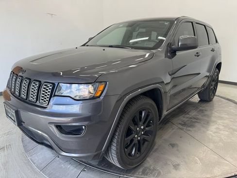 Used 2019 Jeep Grand Cherokee Altitude RWD image 32