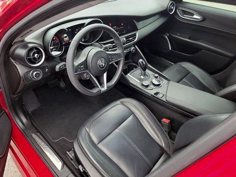 Used 2019 Alfa Romeo Giulia w/ Nero Edizione RWD image 13