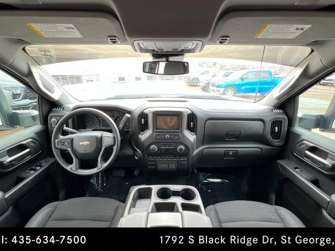 Used 2024 Chevrolet Silverado 2500 Custom w/ Custom Value Package image 9