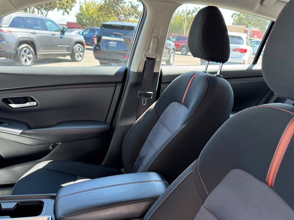 Used 2025 Nissan Sentra SR FWD image 13