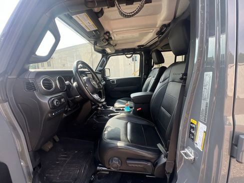 Used 2023 Jeep Wrangler Unlimited Sahara w/ Cold Weather Group AWD/4WD image 27