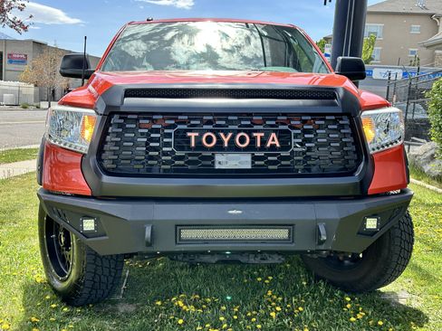 Used 2017 Toyota Tundra SR5 w/ TRD Off Road Package image 4