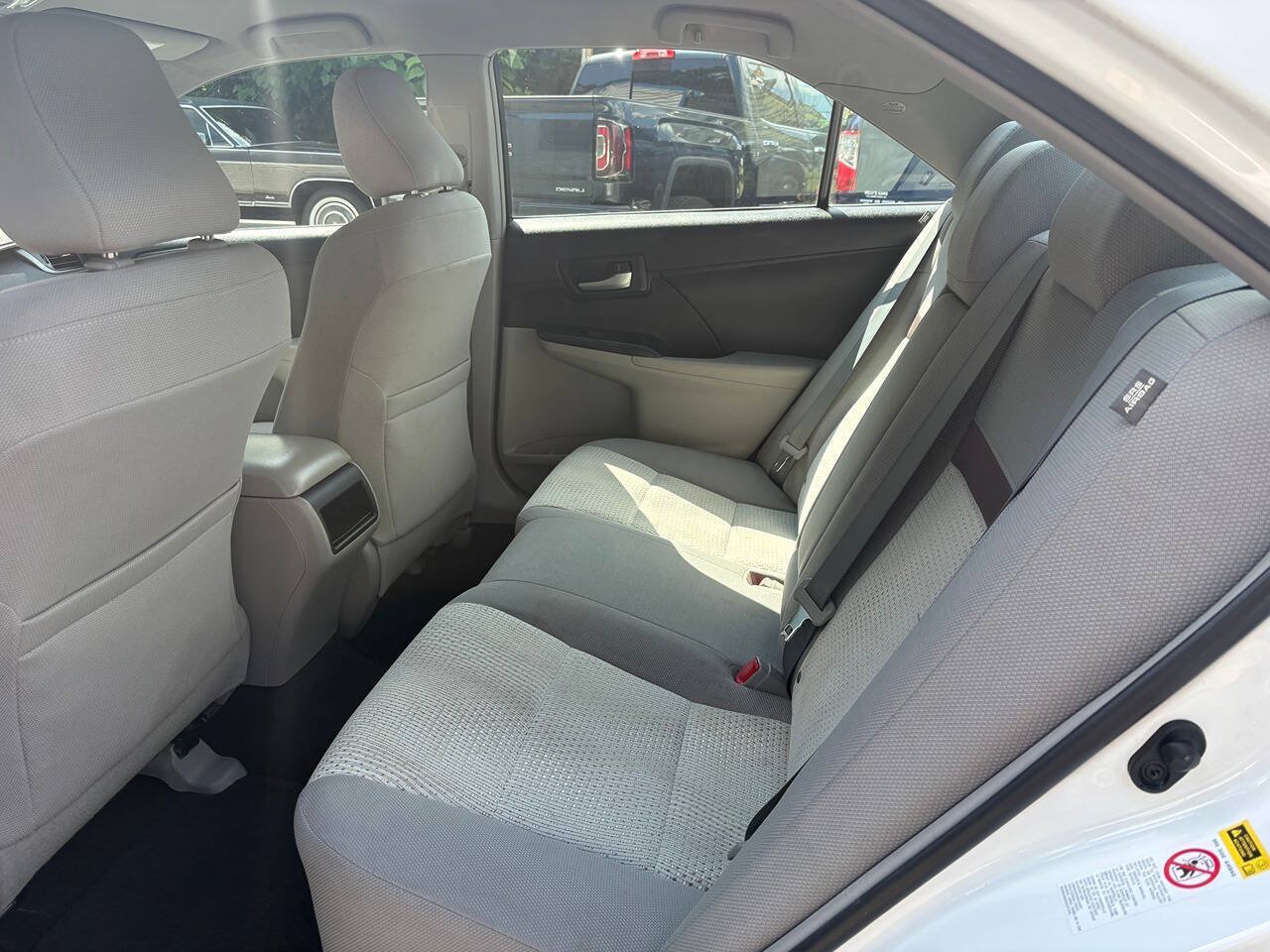 Used 2013 Toyota Camry LE FWD image 9