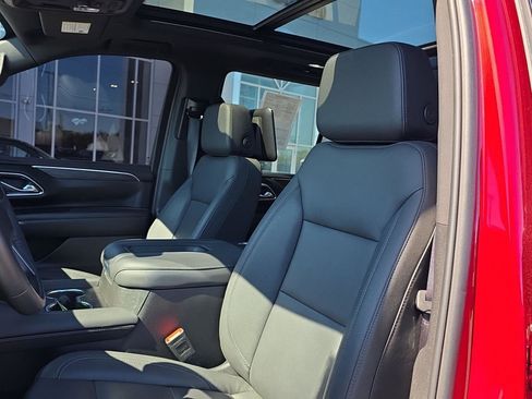 Used 2024 Chevrolet Tahoe Z71 w/ Luxury Package image 3