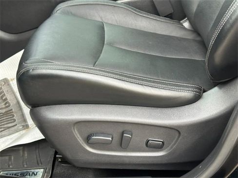 Used 2019 Nissan Rogue Sport SL image 18