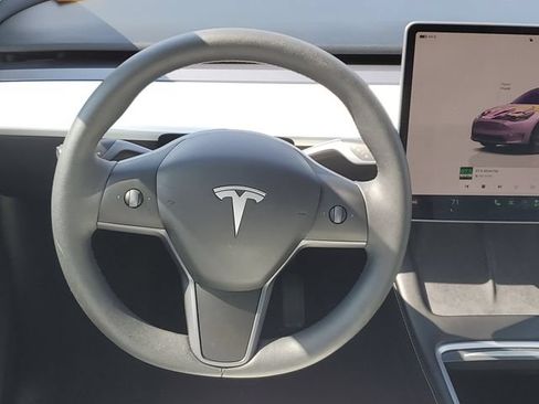 Used 2024 Tesla Model Y Long Range RWD image 22