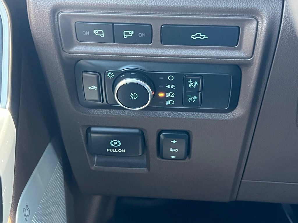 Used 2021 Ford F150 King Ranch w/ Equipment Group 601A High AWD/4WD image 36