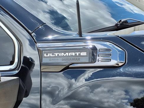 Used 2025 GMC Sierra 3500 Denali Ultimate AWD/4WD image 8
