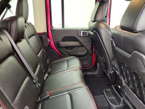 Used 2022 Jeep Wrangler Unlimited Rubicon w/ LED Lighting Group AWD/4WD image 24