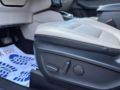 Used 2020 Ford Escape SEL image 11