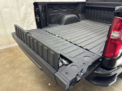 Used 2023 Chevrolet Silverado 1500 High Country w/ Technology Package AWD/4WD image 27